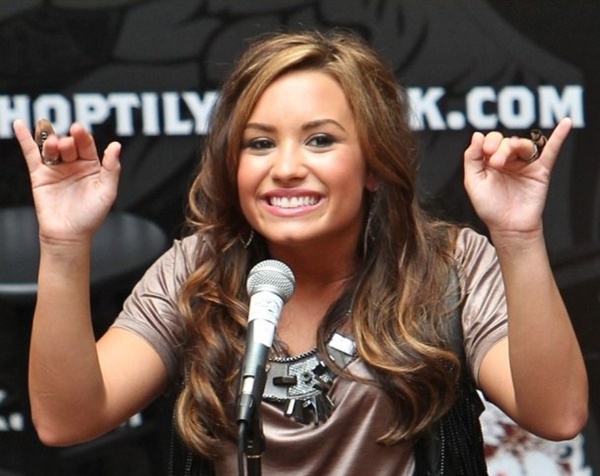 Demi Lovato will be making a special appearance for the Shop Til You Rock 